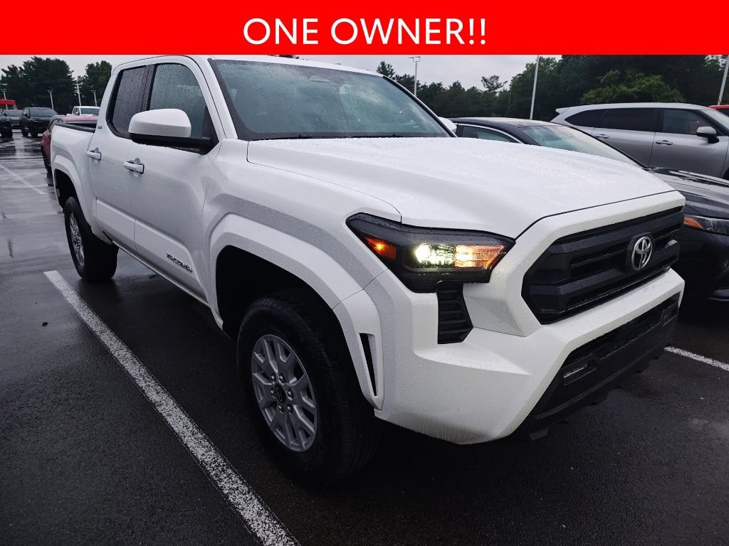Used 2025 Toyota Tacoma SR5 AWD/4WD image 3