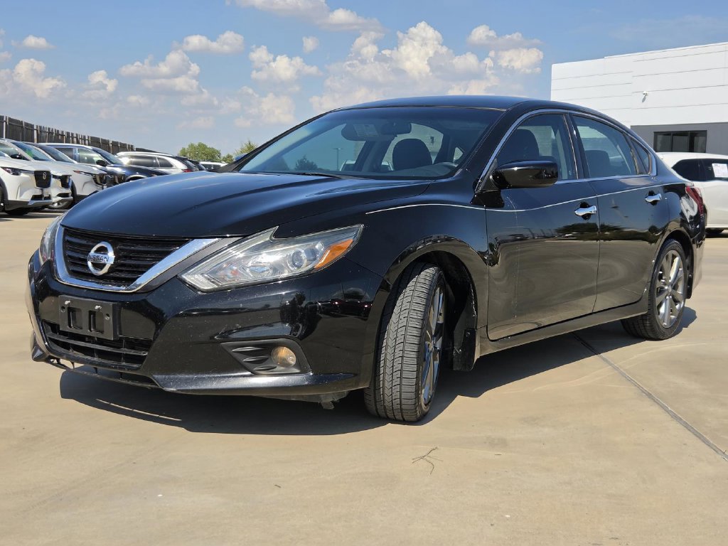 Used 2018 Nissan Altima 2.5 SR w/ SR Special Edition FWD image 2