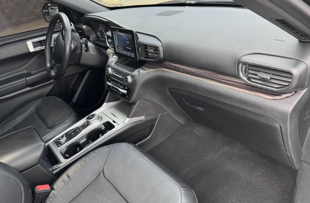 Used 2020 Ford Explorer Limited AWD/4WD image 32