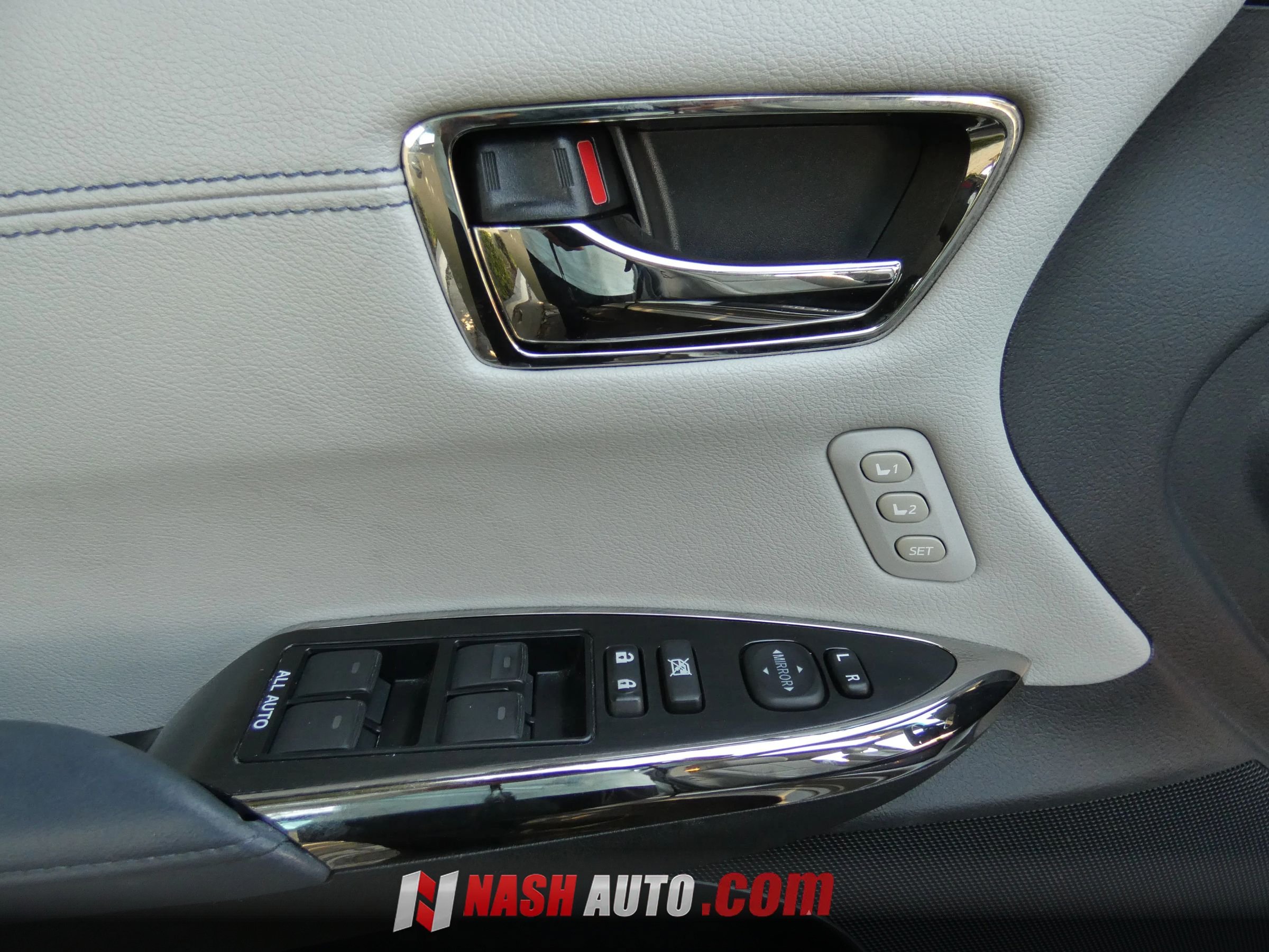 Used 2014 Toyota Avalon Limited FWD image 53