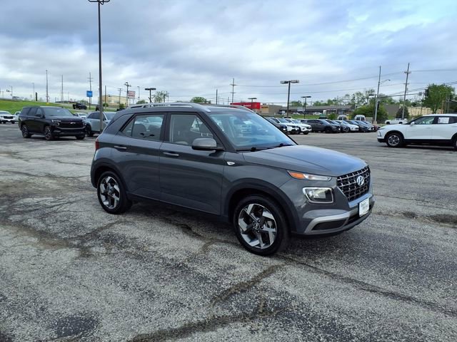 Used 2025 Hyundai Venue SEL FWD image 9