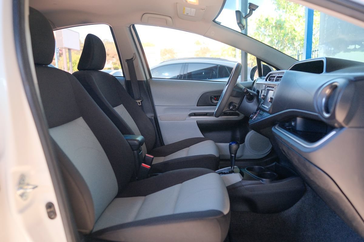 Used 2014 Toyota Prius C Three FWD image 27