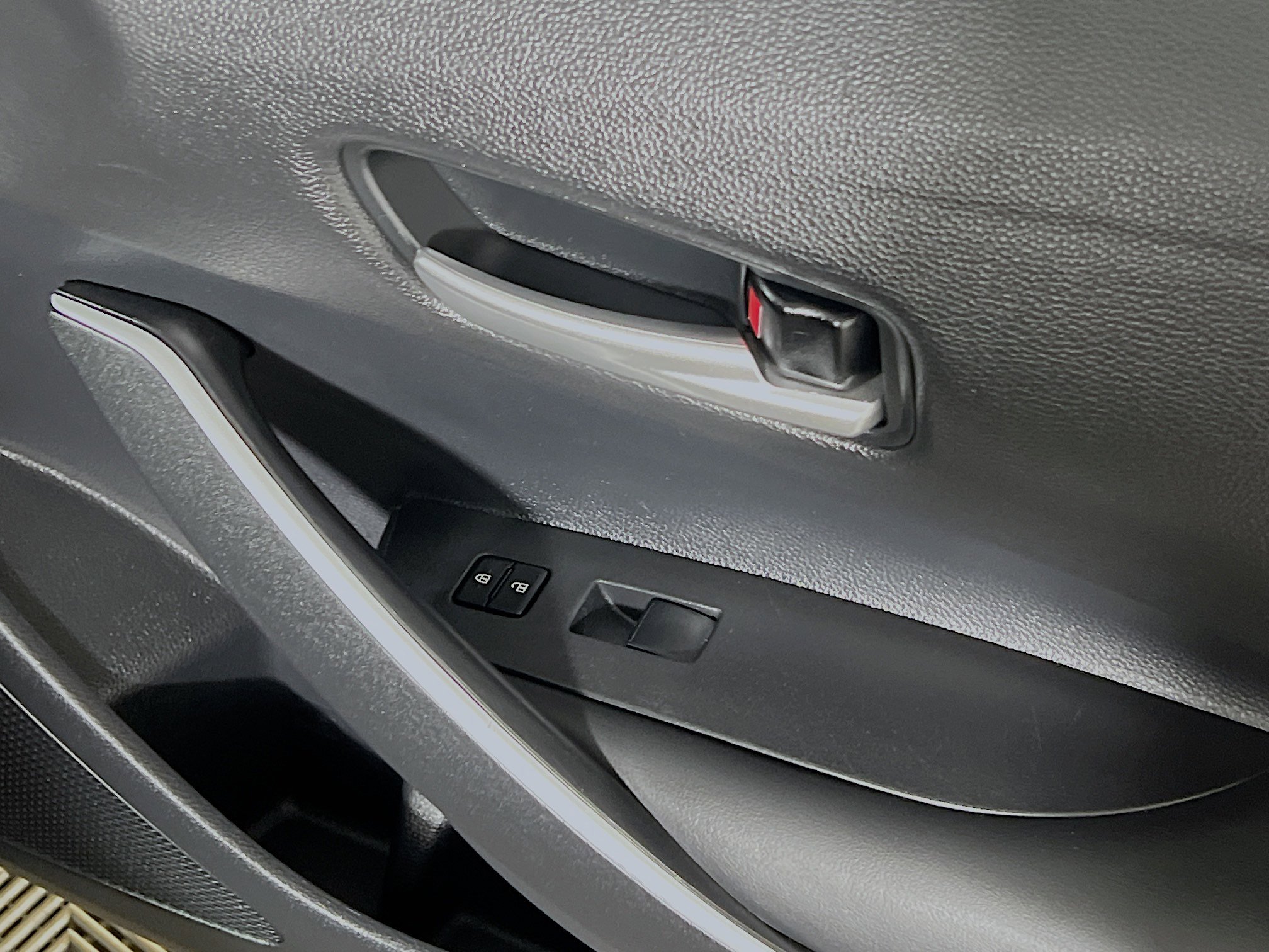 Used 2025 Toyota Corolla SE image 32