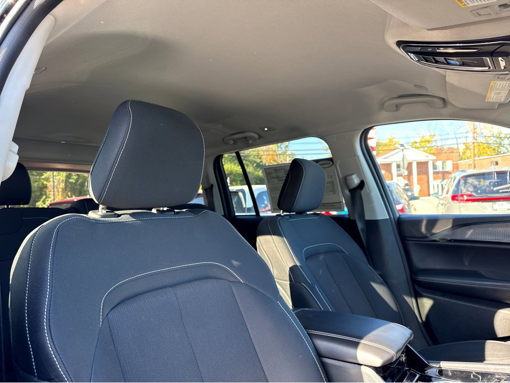 Used 2023 Jeep Grand Cherokee Laredo image 8