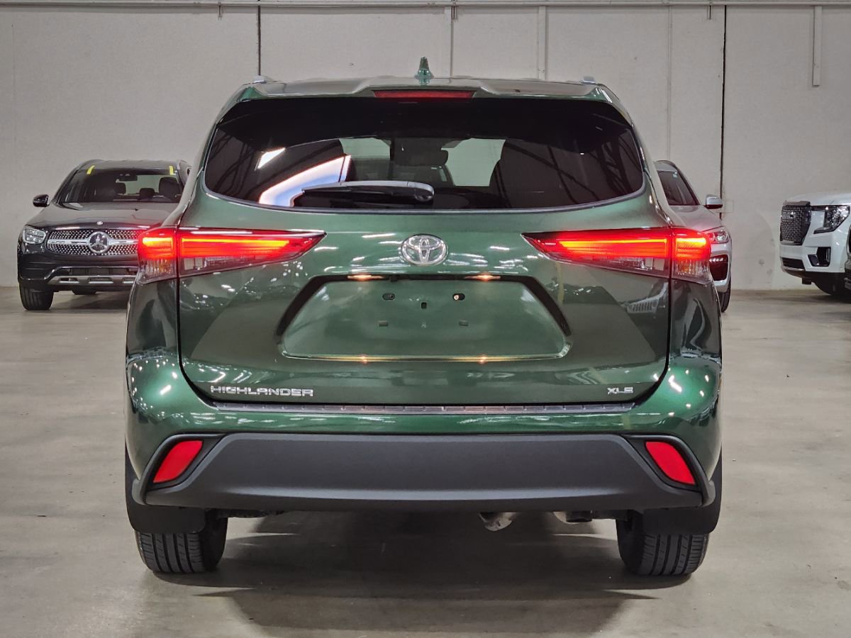 Used 2023 Toyota Highlander XLE FWD image 10