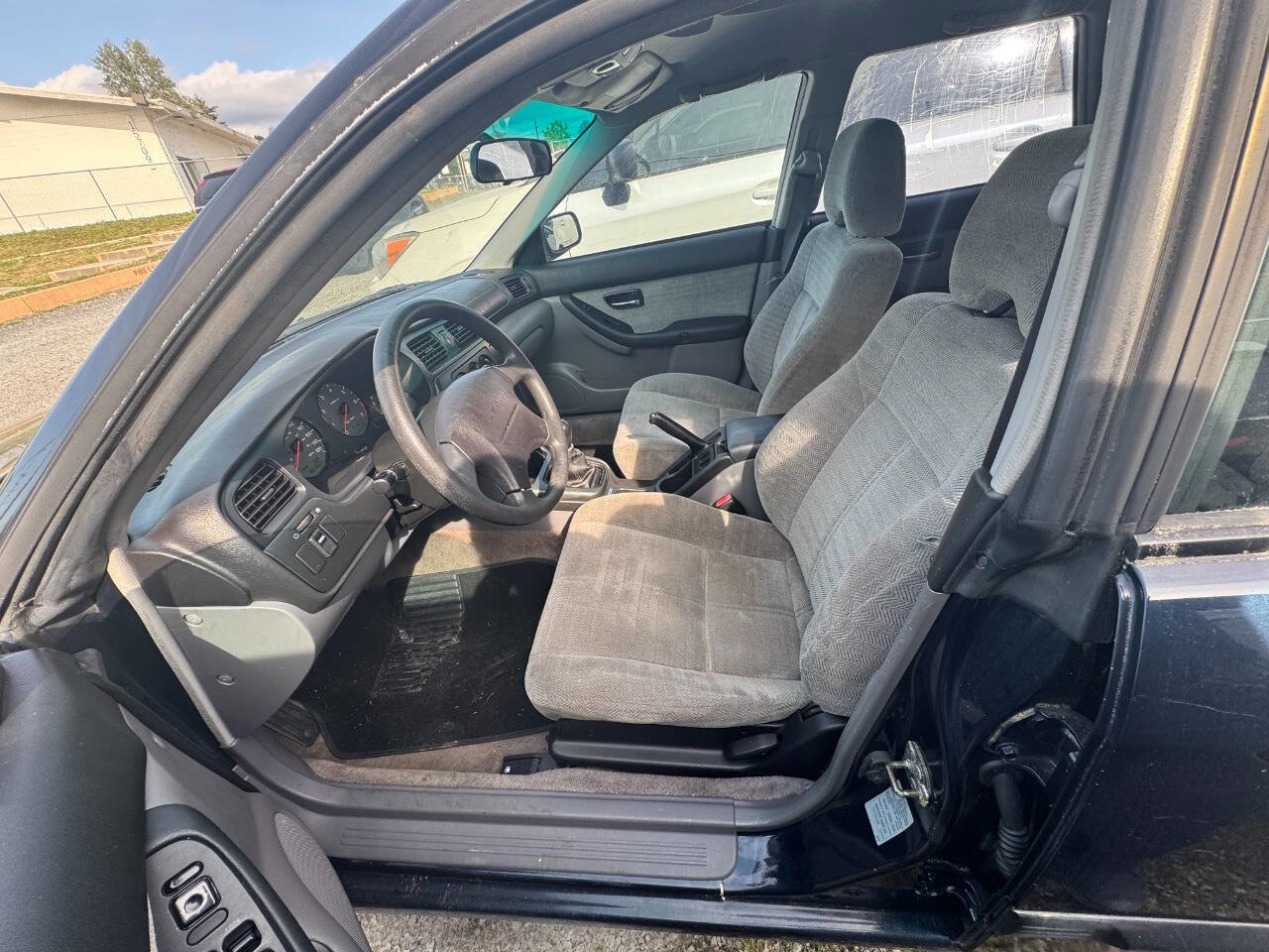 Used 2001 Subaru Legacy L image 16