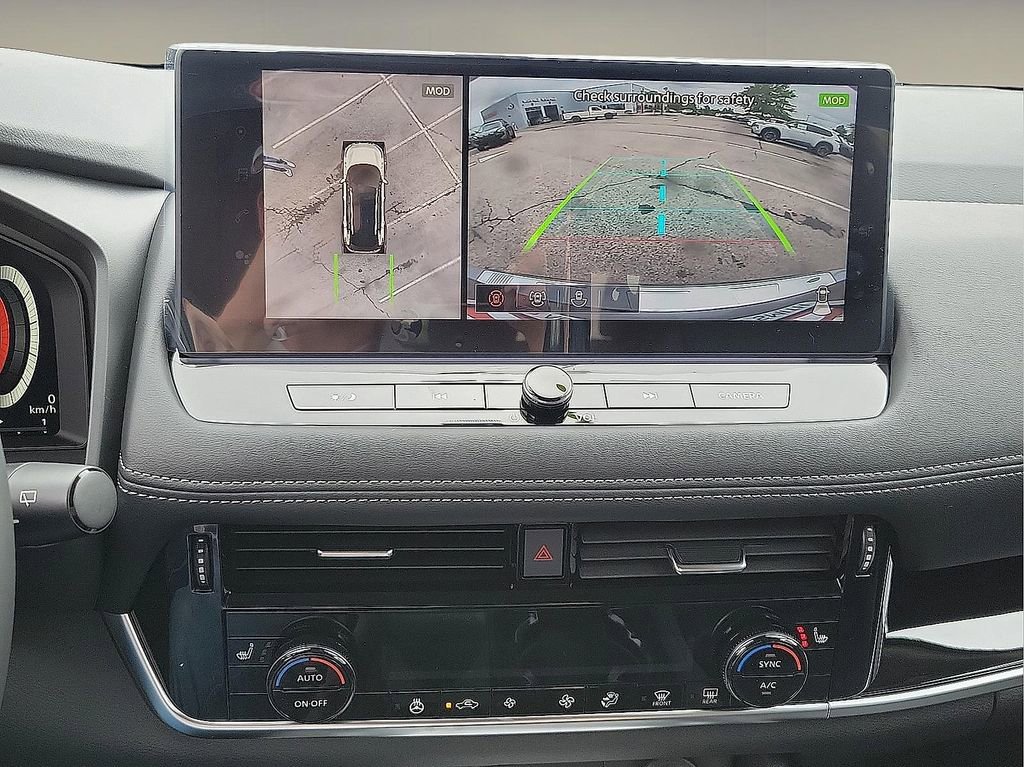 Used 2025 Nissan Rogue SL image 16