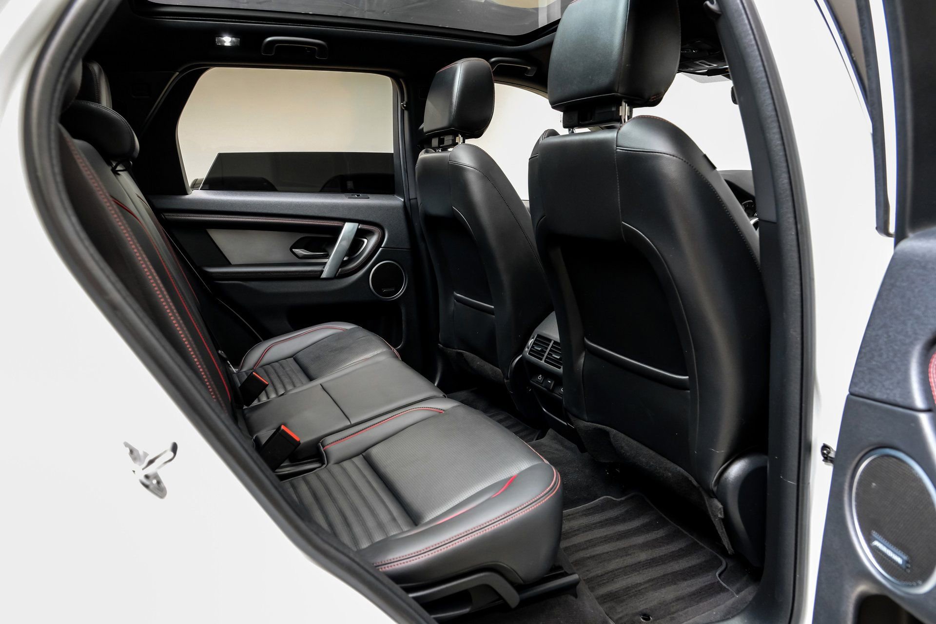 Used 2023 Land Rover Discovery Sport S R-Dynamic image 39