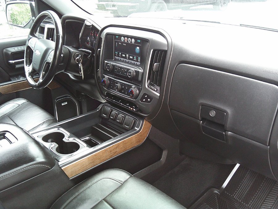 Used 2017 Chevrolet Silverado 1500 LTZ w/ Sport Package AWD/4WD image 19