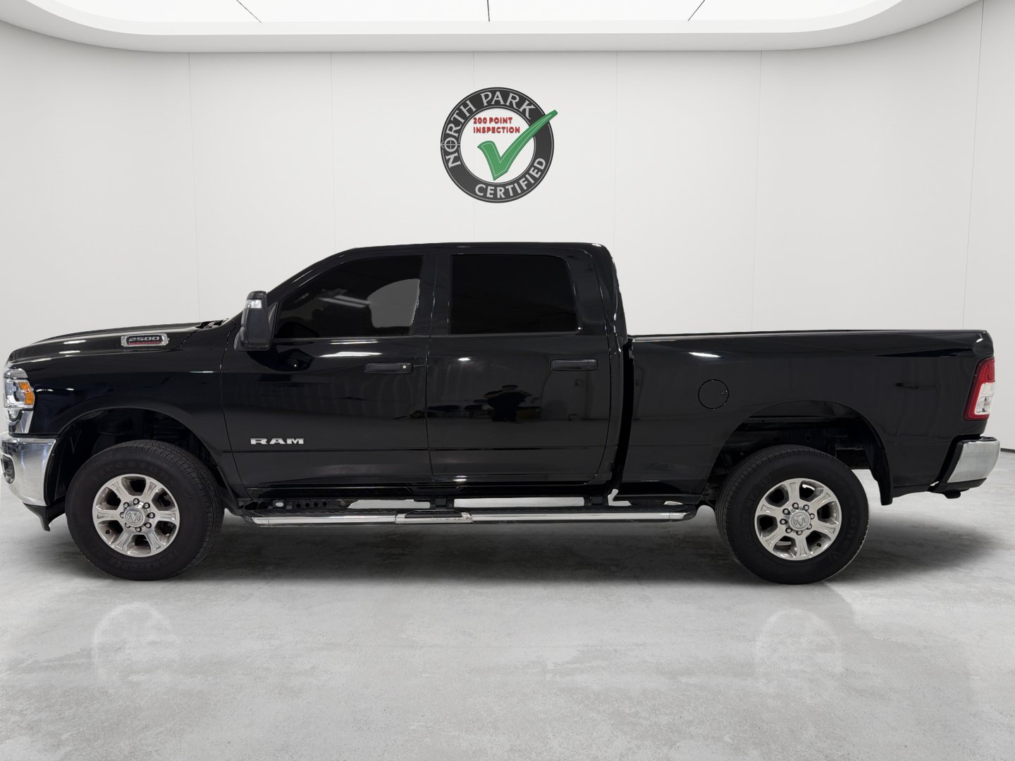 Used 2024 RAM 2500 Big Horn w/ Bed Utility Group AWD/4WD image 2