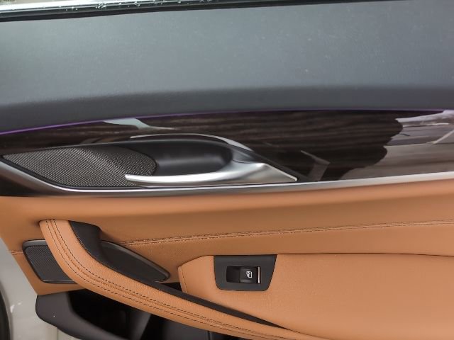 Used 2023 BMW 530i xDrive w/ Premium Package image 23