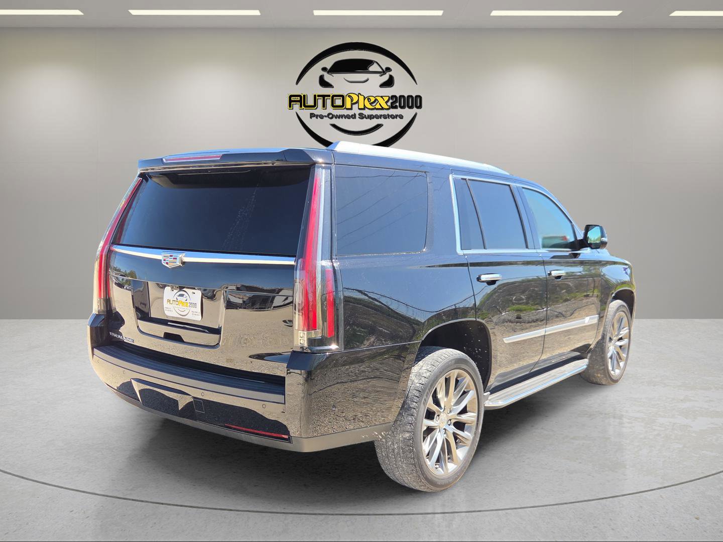 Used 2020 Cadillac Escalade Luxury image 7