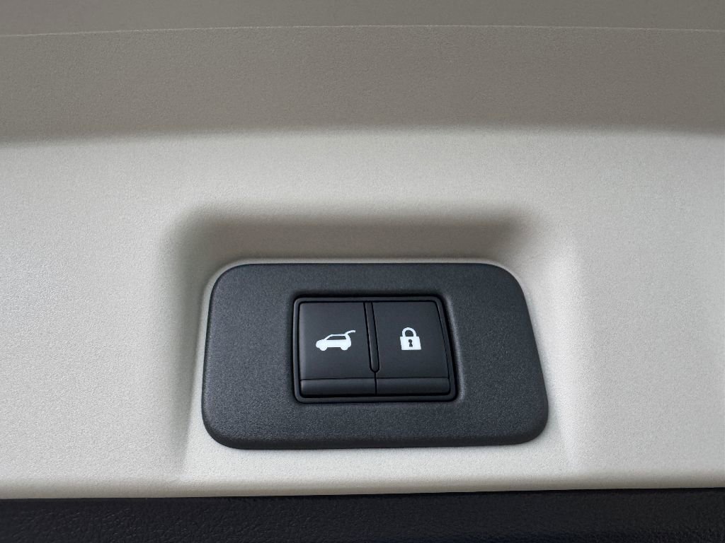 New 2025 Nissan Ariya AWD image 15