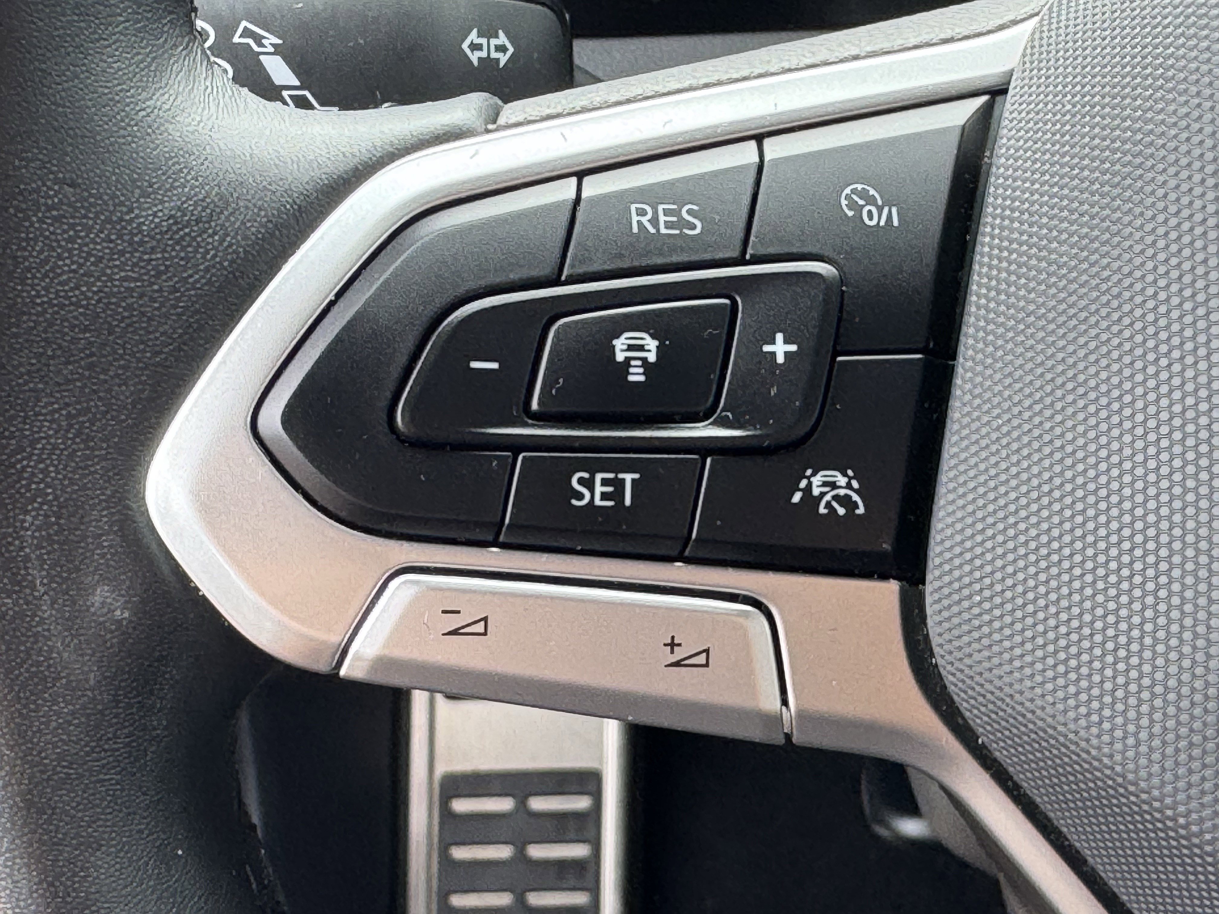 Used 2025 Volkswagen Jetta Sport FWD image 23