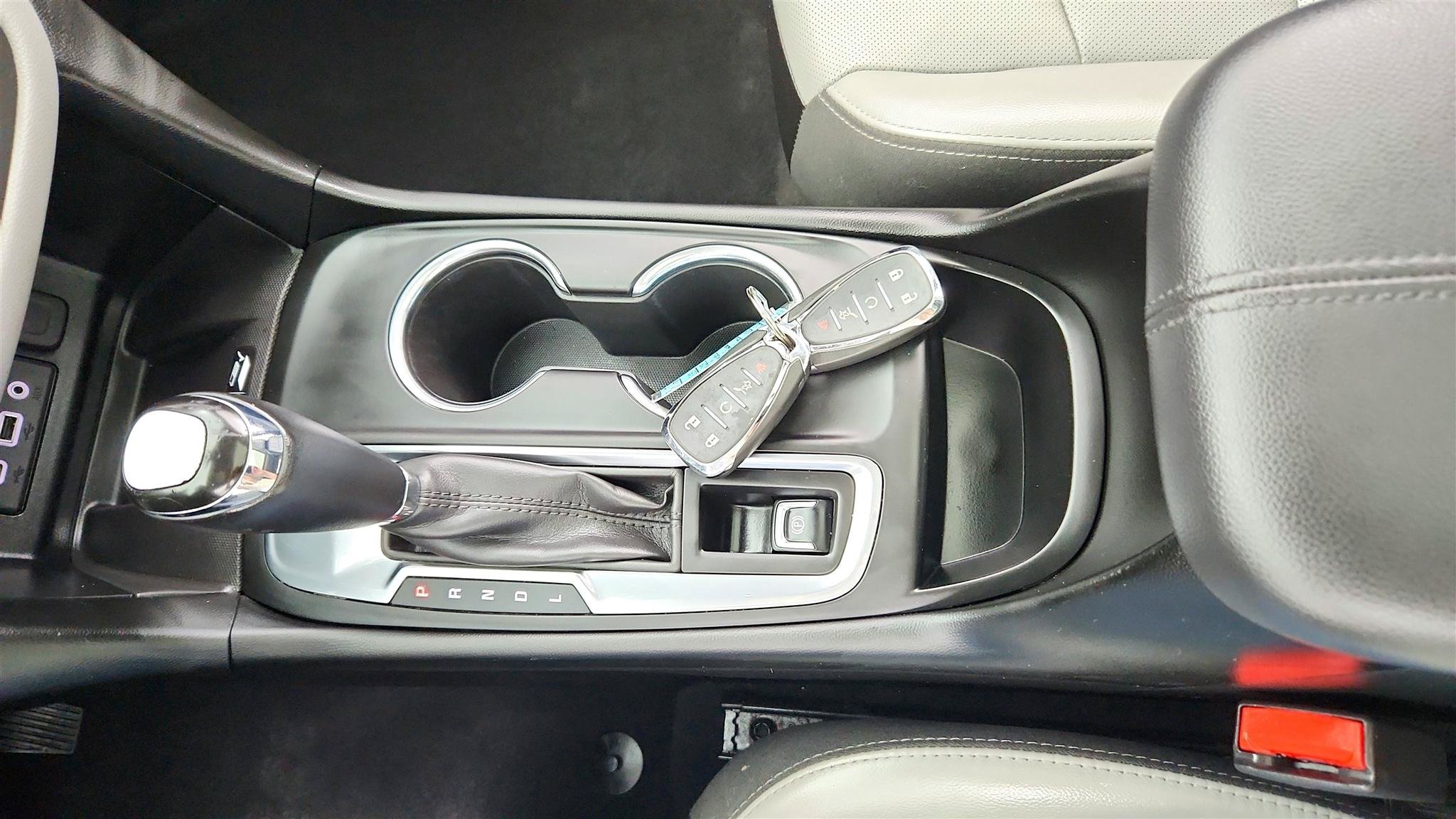Used 2019 Chevrolet Equinox Premier FWD image 16