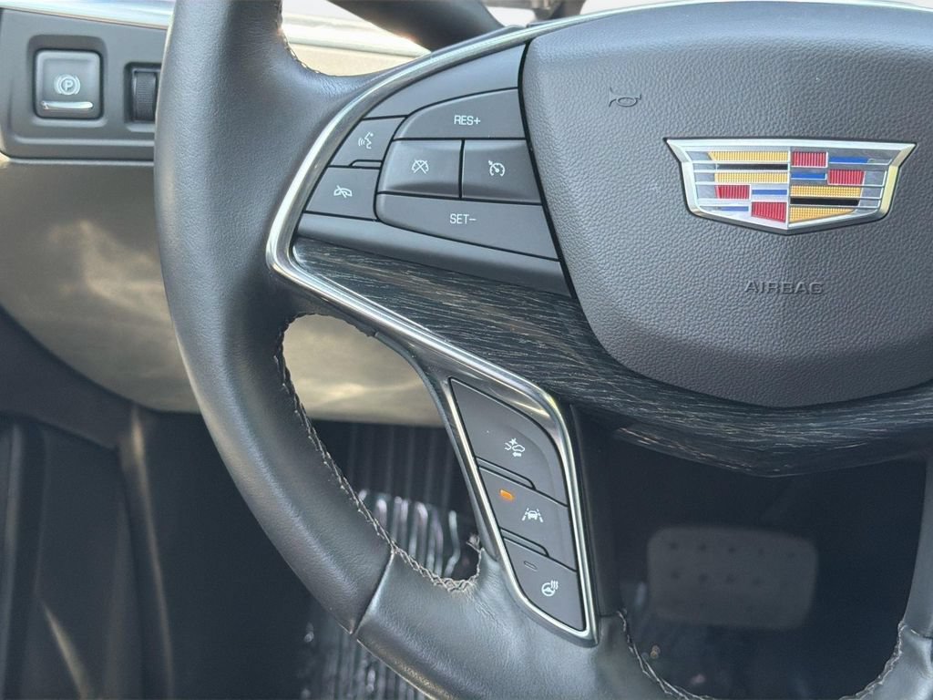 Certified 2023 Cadillac XT5 Premium Luxury FWD image 9