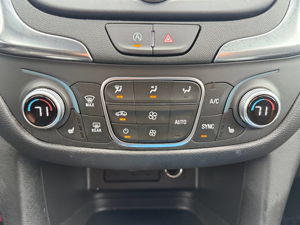 Used 2024 Chevrolet Equinox LT FWD image 16