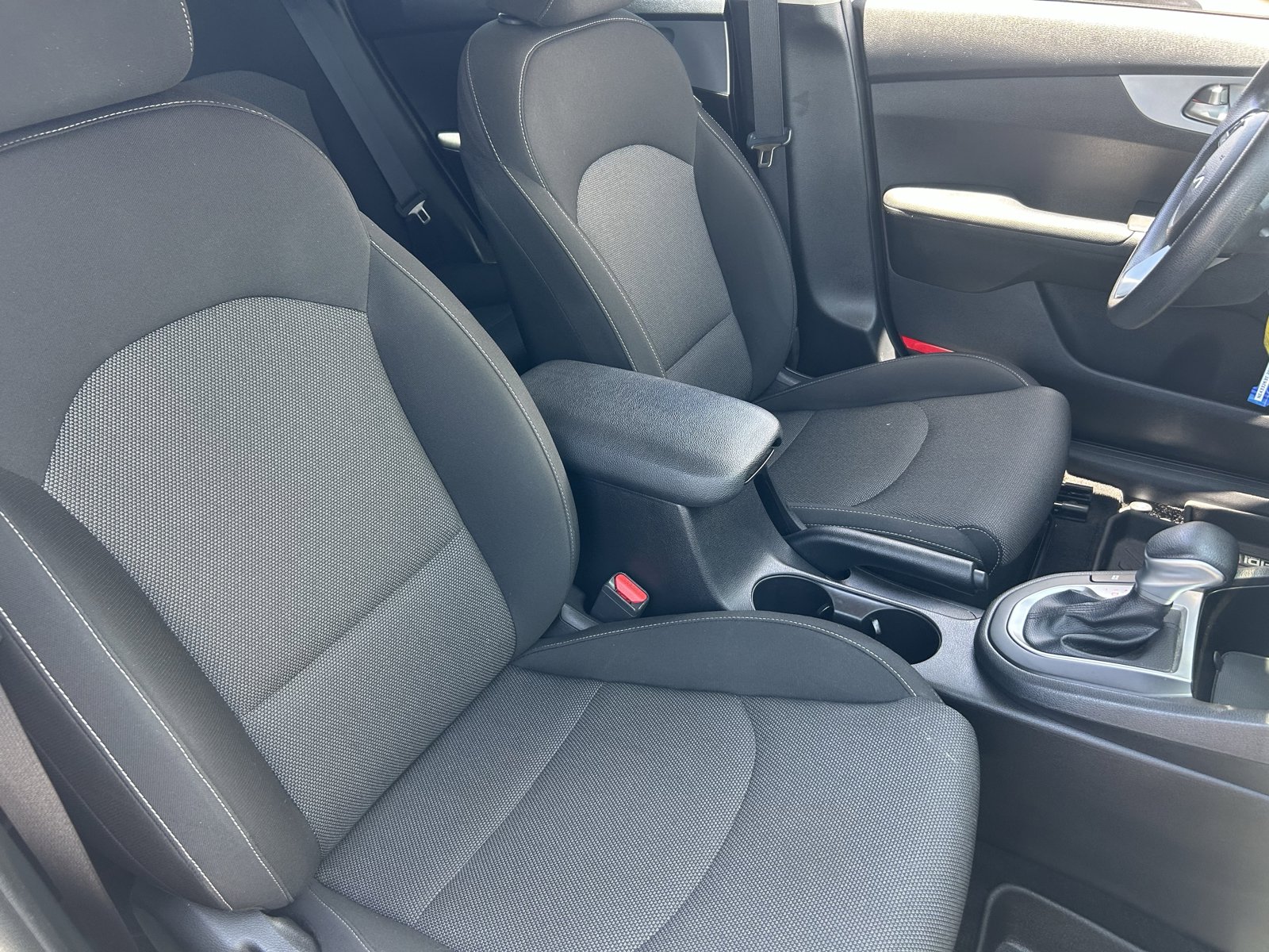 Used 2022 Kia Forte LXS FWD image 10