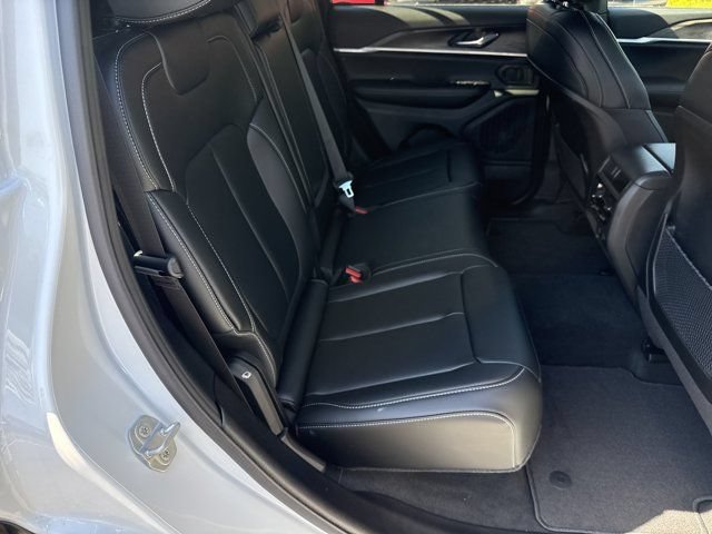 New 2027 Jeep Grand Cherokee Limited AWD/4WD image 15