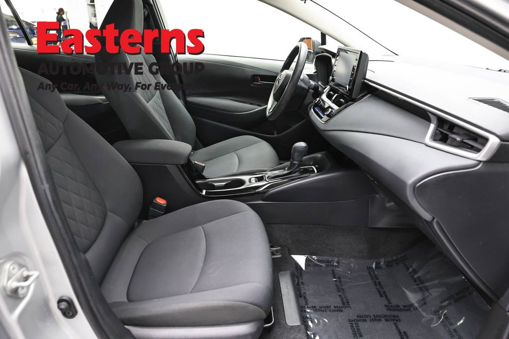 Used 2022 Toyota Corolla LE FWD image 23