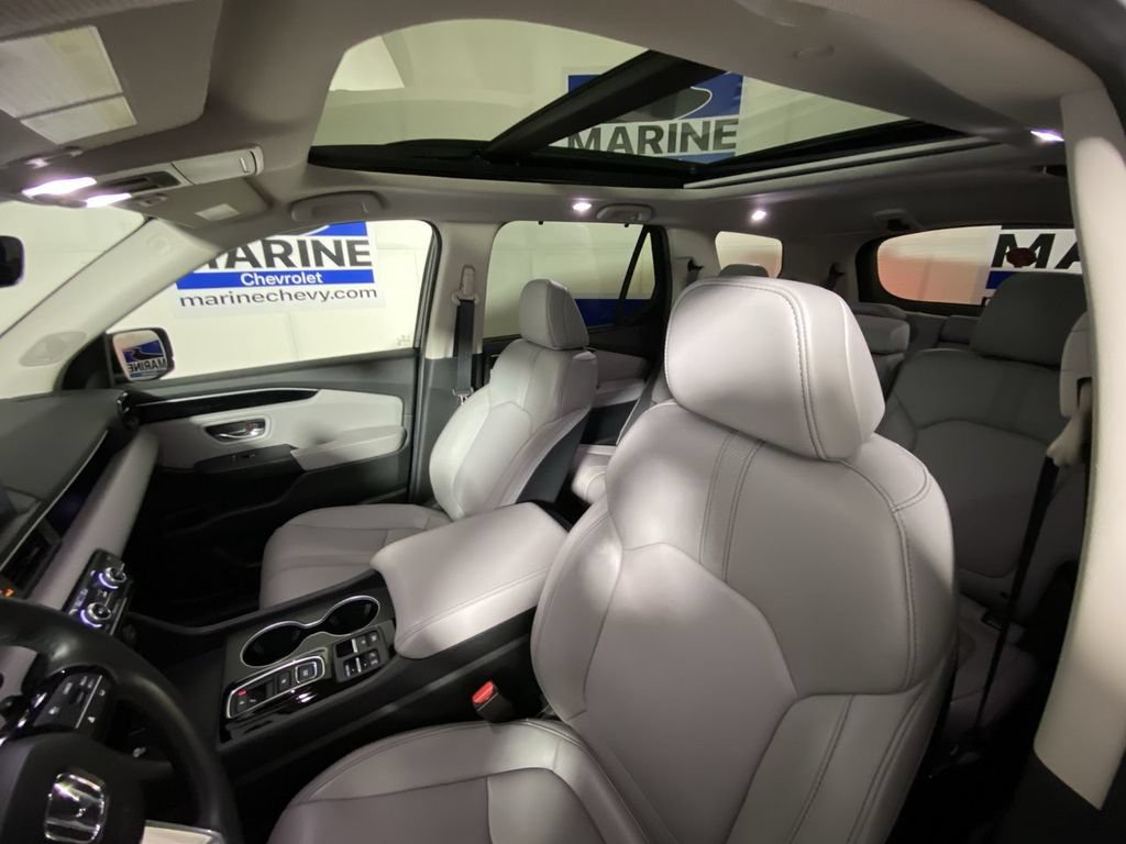Used 2025 Honda Pilot Touring image 24
