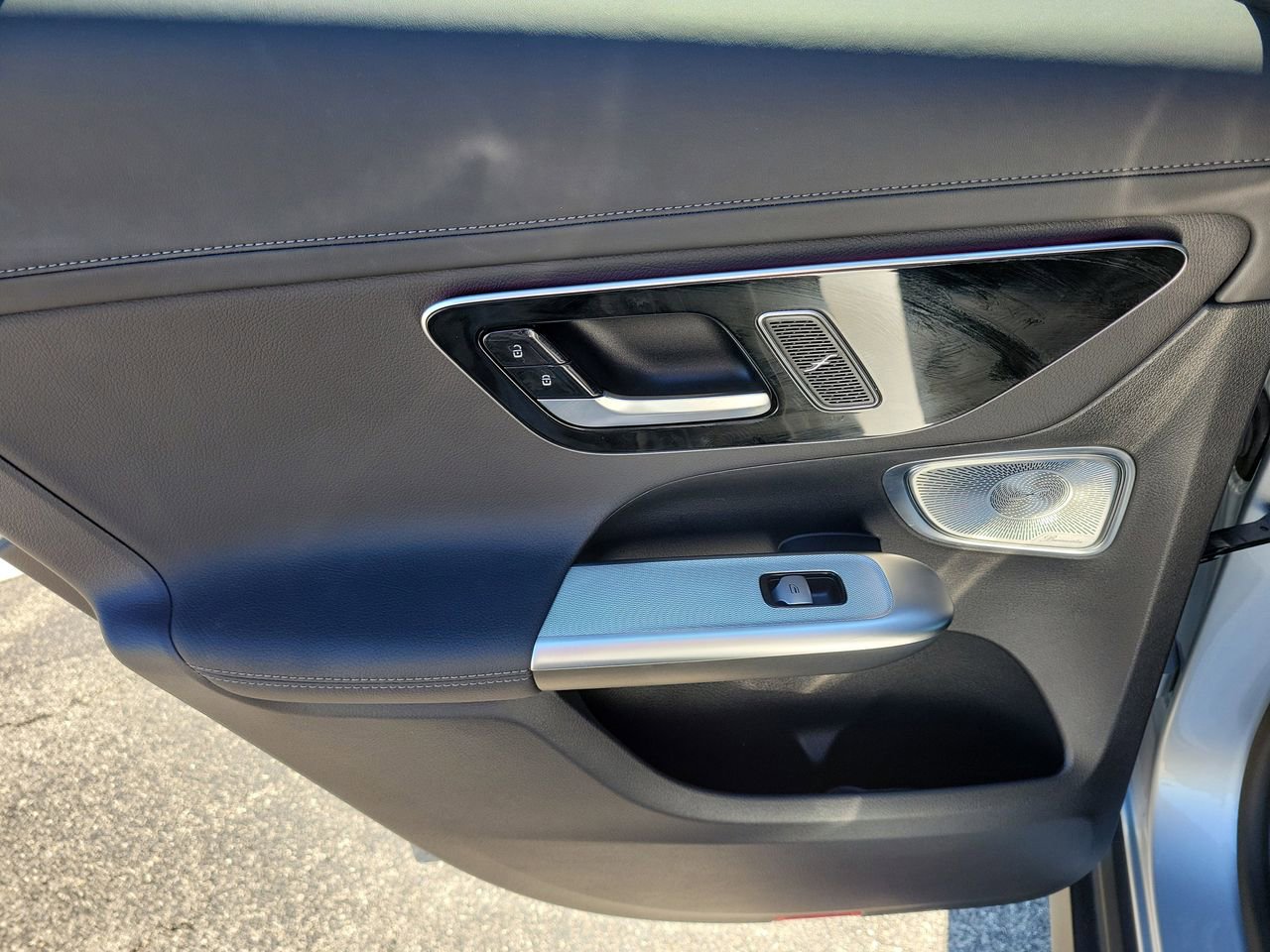 Certified 2024 Mercedes-Benz GLC 300 image 11