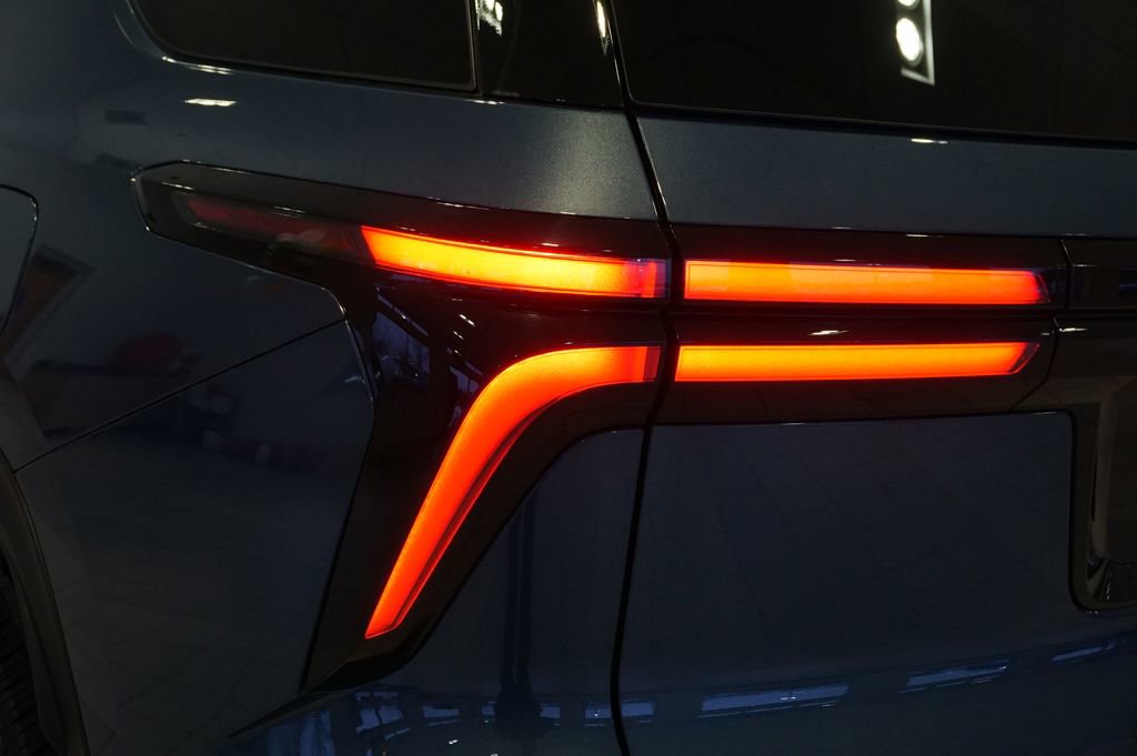 New 2026 Chevrolet Traverse LT w/ Driver Confidence Package image 30