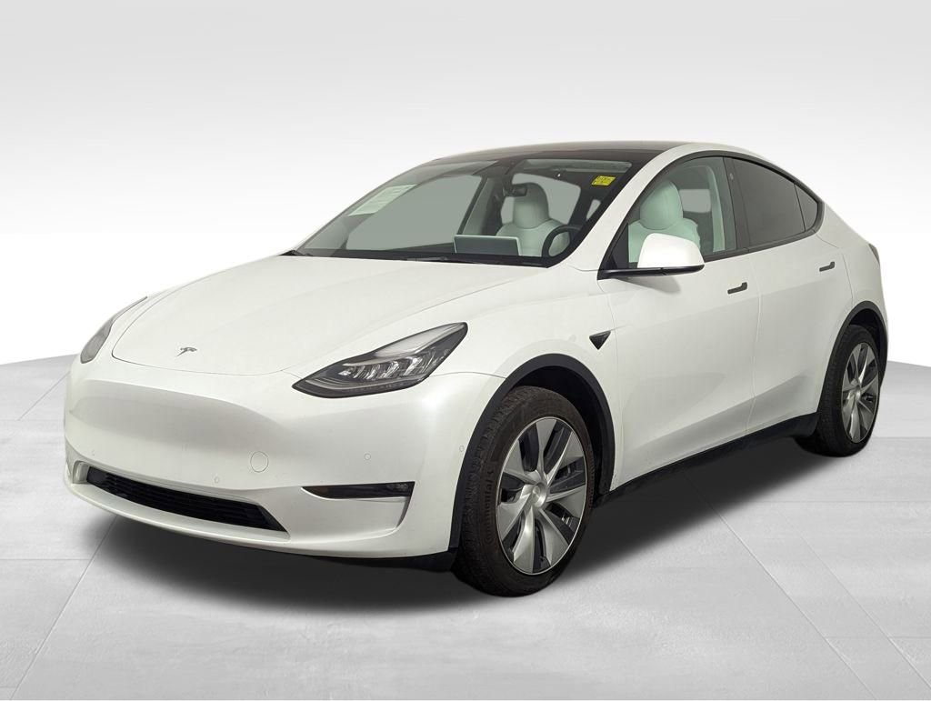 Used 2022 Tesla Model Y Long Range image 2