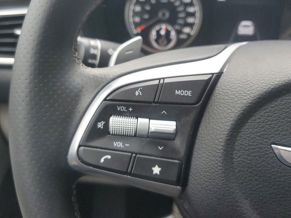 Used 2023 Genesis G70 2.0T image 27