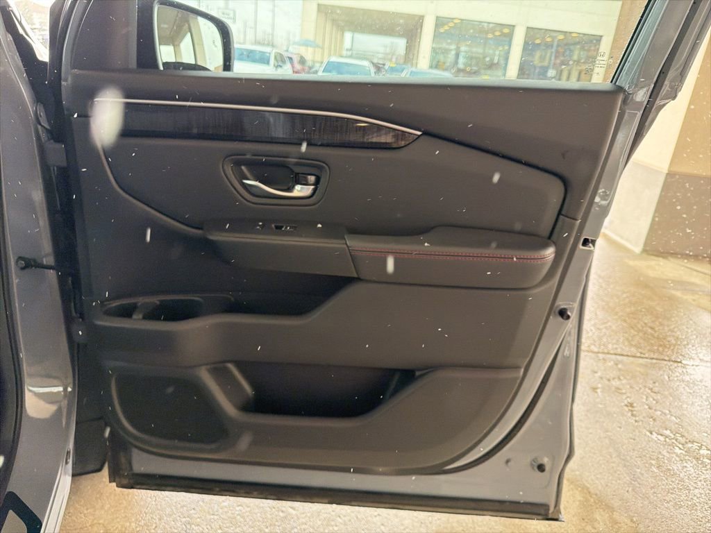 Certified 2025 Honda Pilot Black Edition image 26