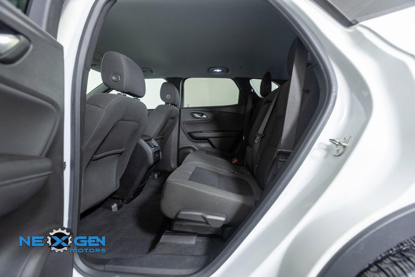 Used 2019 Chevrolet Blazer LT FWD image 25