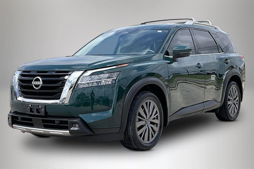 Used 2024 Nissan Pathfinder SL w/ SL Premium Package image 2