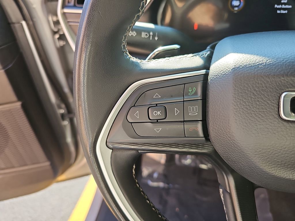 Certified 2023 Jeep Grand Cherokee L Laredo image 20