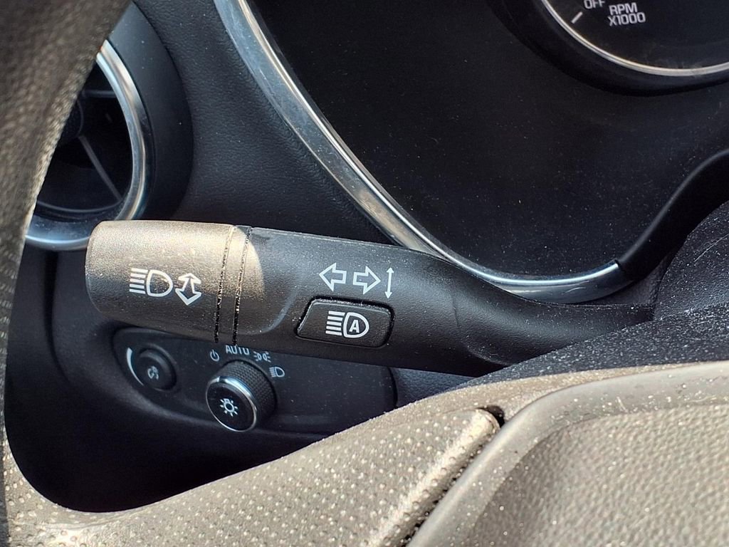 Used 2022 Chevrolet Blazer LT FWD image 28