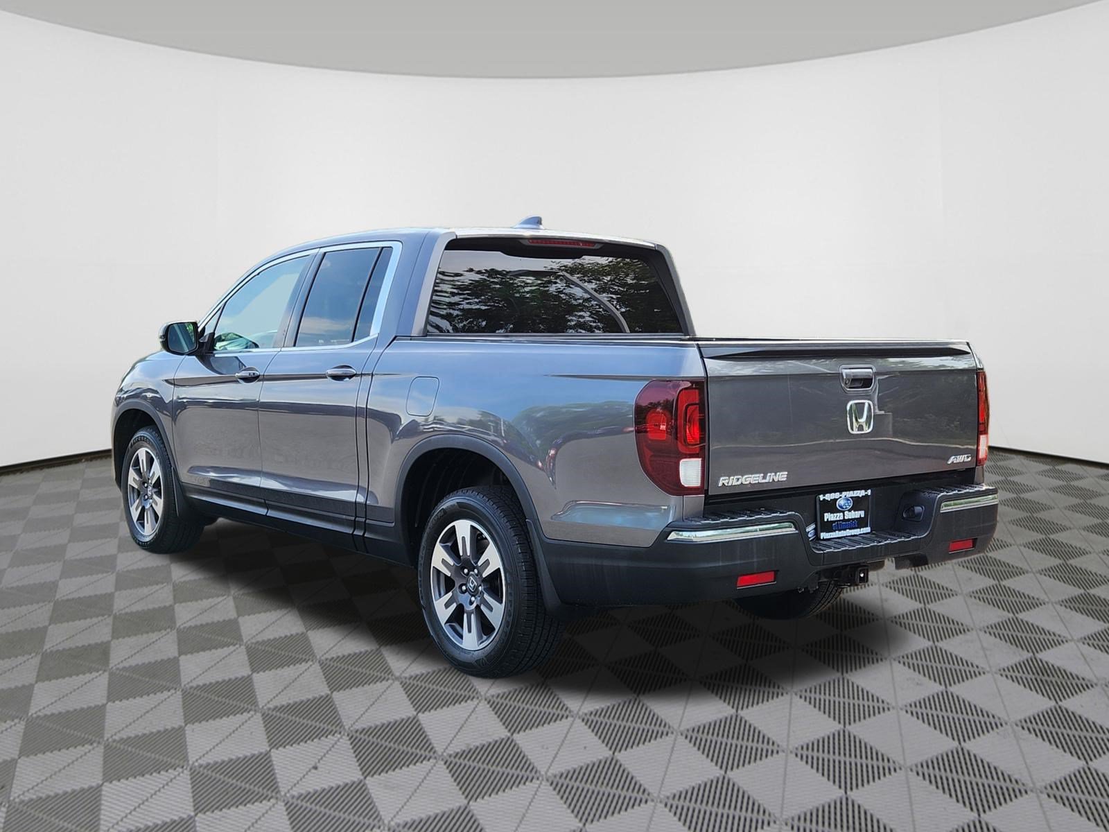 Used 2017 Honda Ridgeline RTL-T image 3