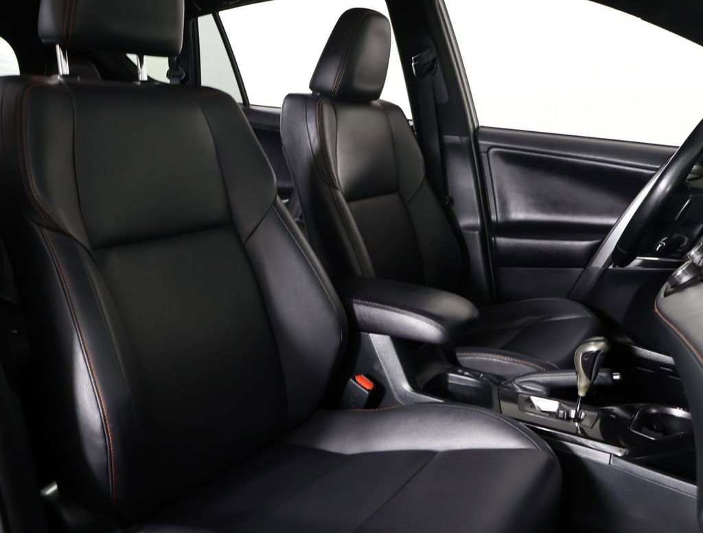 Used 2018 Toyota RAV4 SE w/ All Weather Liner Package image 30