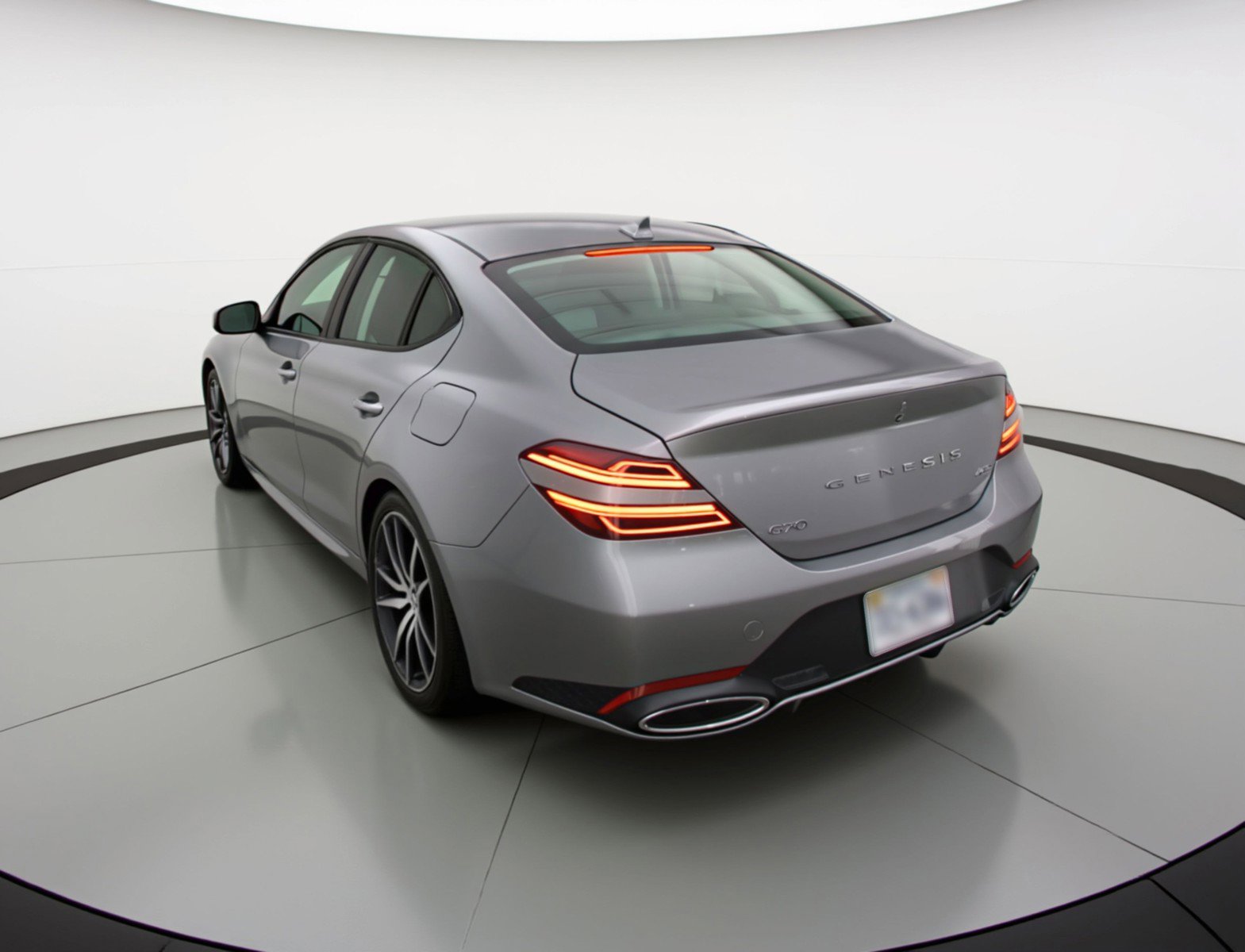 Used 2025 Genesis G70 2.5T image 6