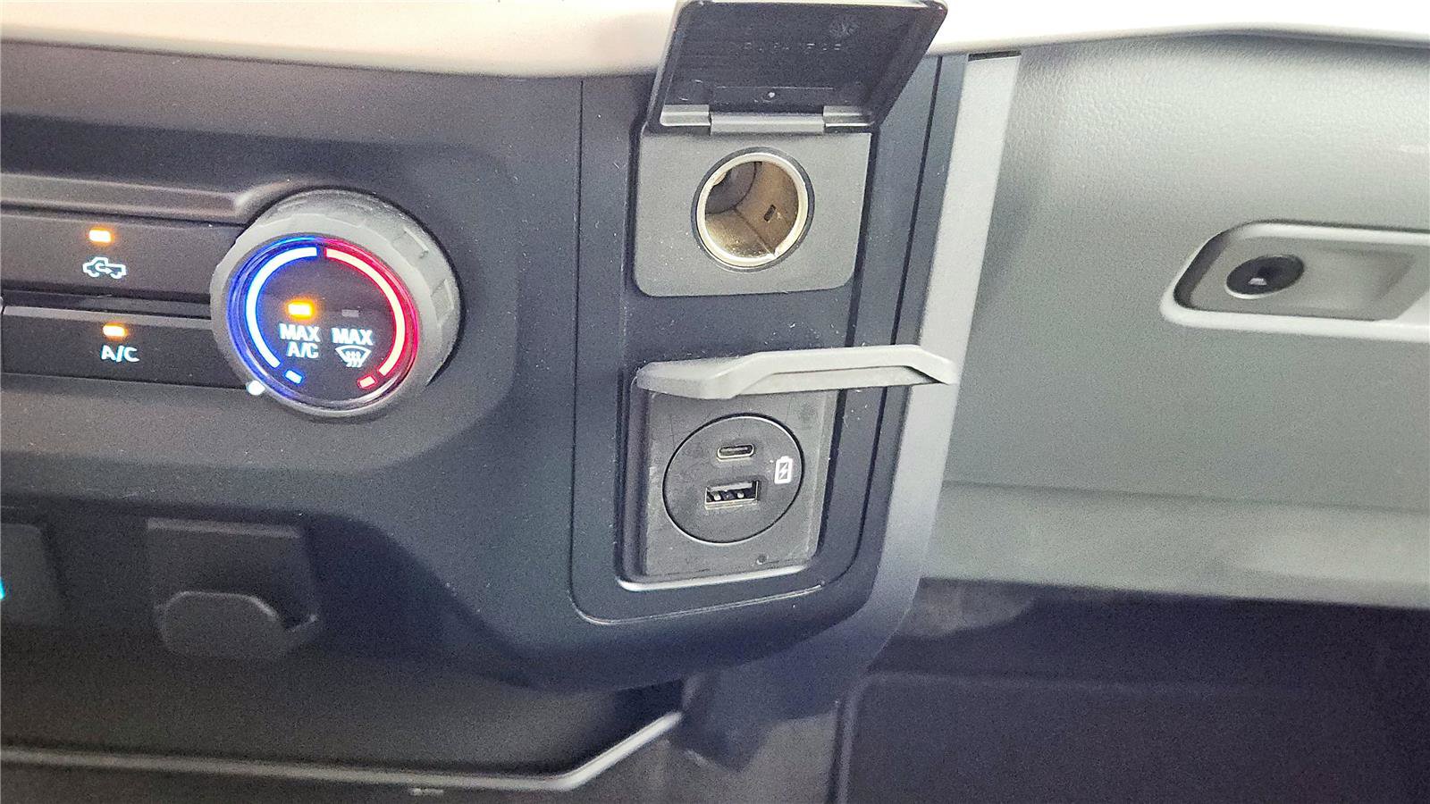 Used 2023 Ford F150 XLT image 41