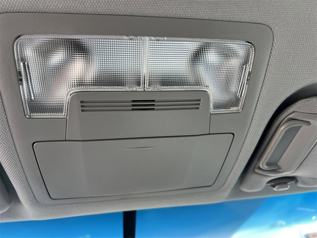 Used 2015 Toyota Camry LE image 18