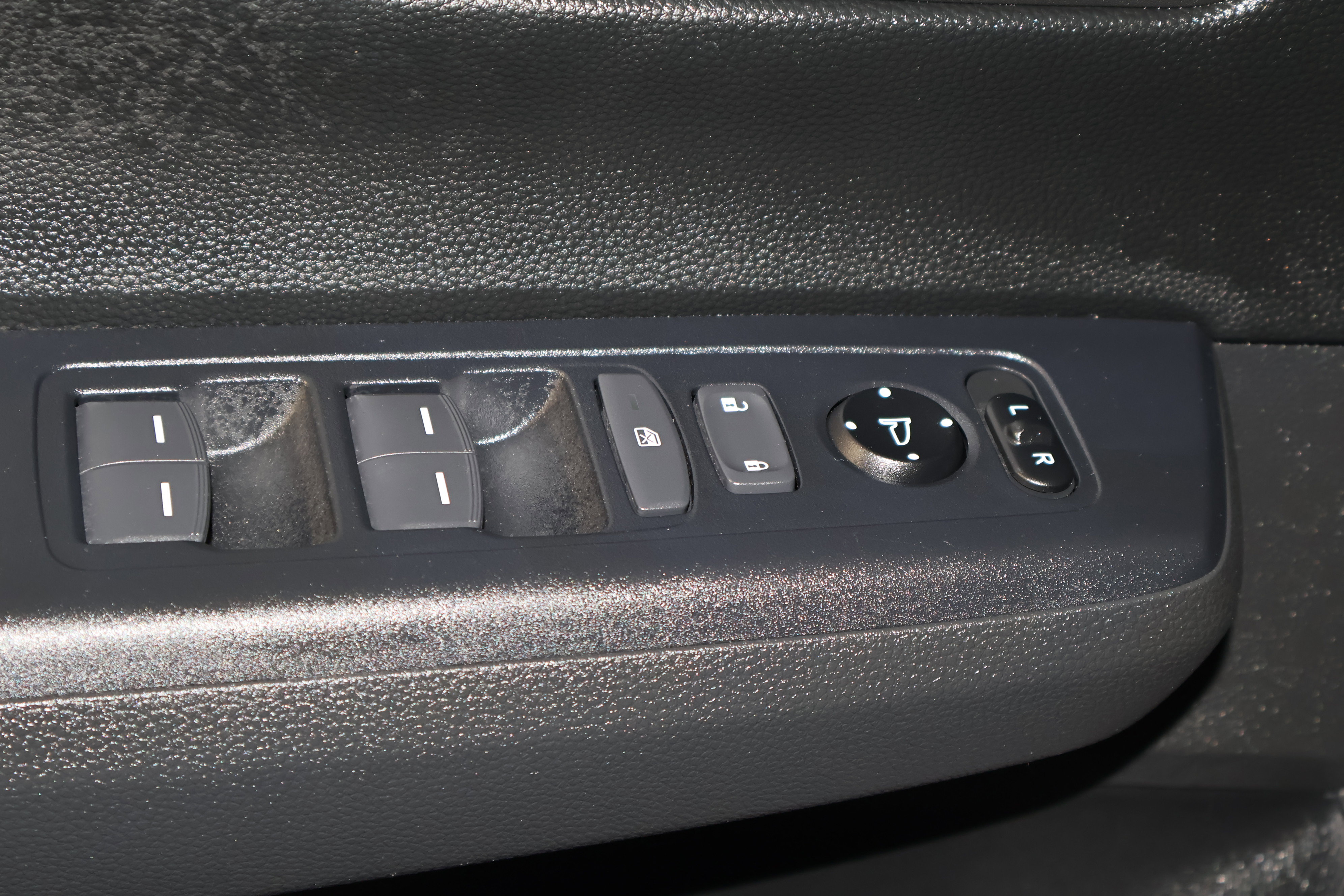 Used 2025 Honda CR-V Sport-L image 34