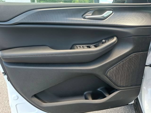 New 2026 Jeep Grand Cherokee Laredo X AWD/4WD image 8