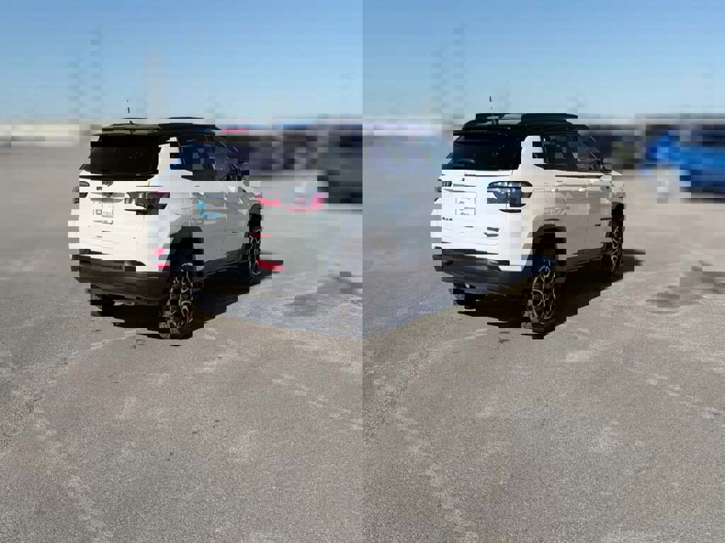 New 2026 Jeep Compass Trailhawk image 11