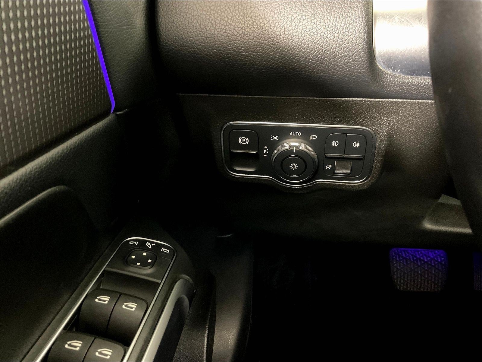 Used 2021 Mercedes-Benz GLB 250 4MATIC image 15