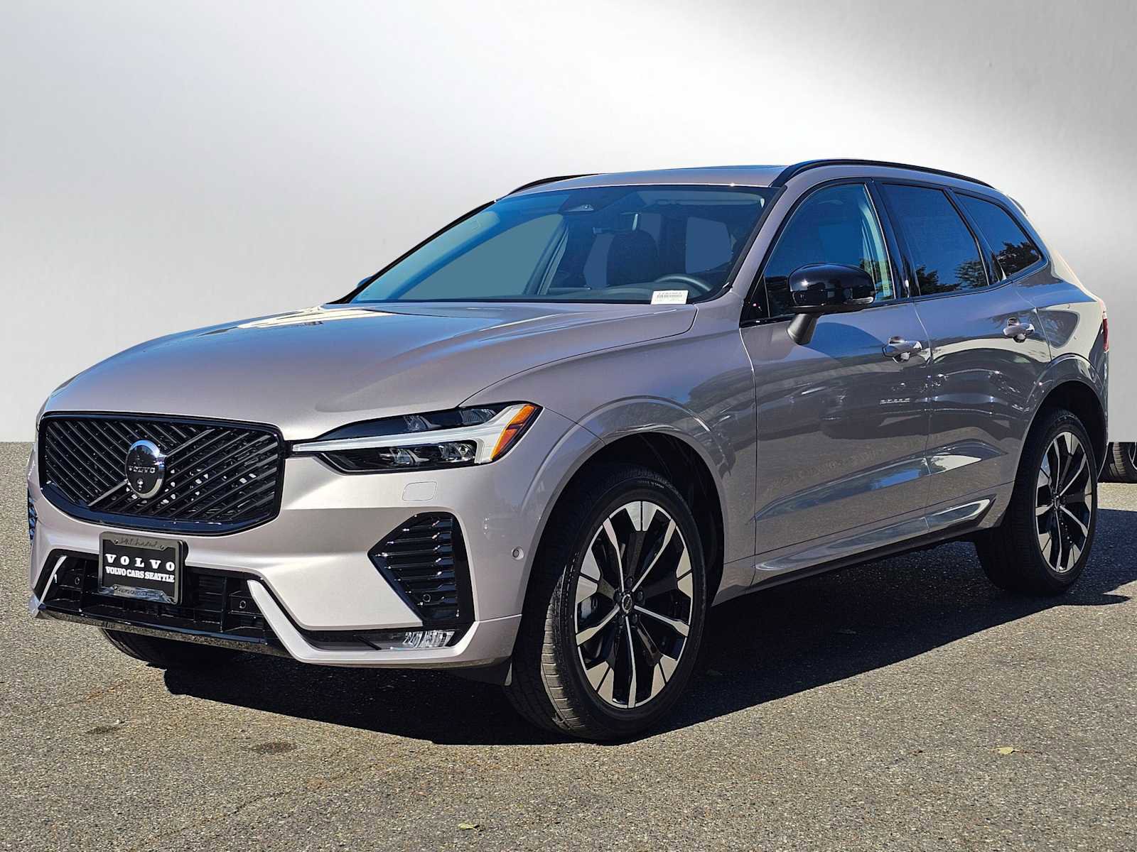 New 2026 Volvo XC60 B5 Plus w/ Protection Package Premier image 7
