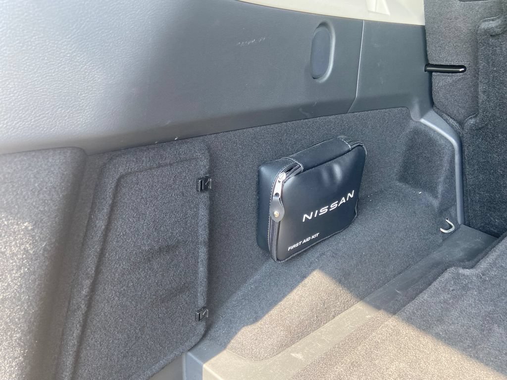 Used 2023 Nissan Rogue SV FWD image 8