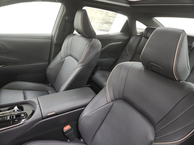 New 2026 Toyota Crown Platinum image 19