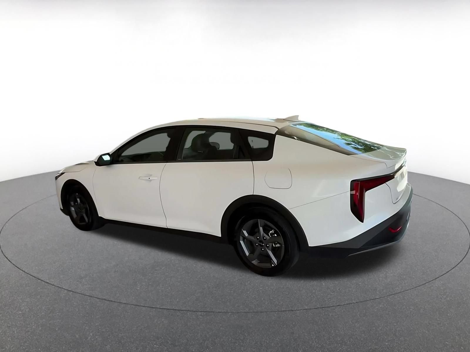 Used 2025 Kia K4 FWD image 8
