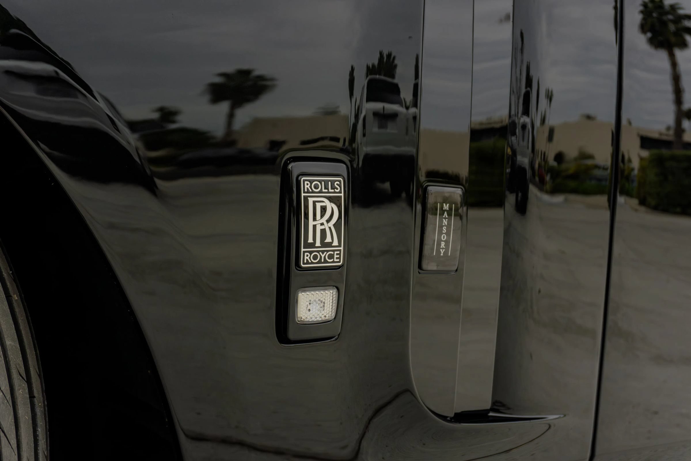 Used 2024 Rolls-Royce Phantom Sedan RWD image 27