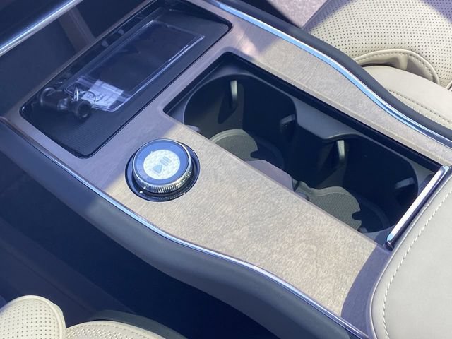 Certified 2025 Volvo EX90 Ultra AWD/4WD image 23