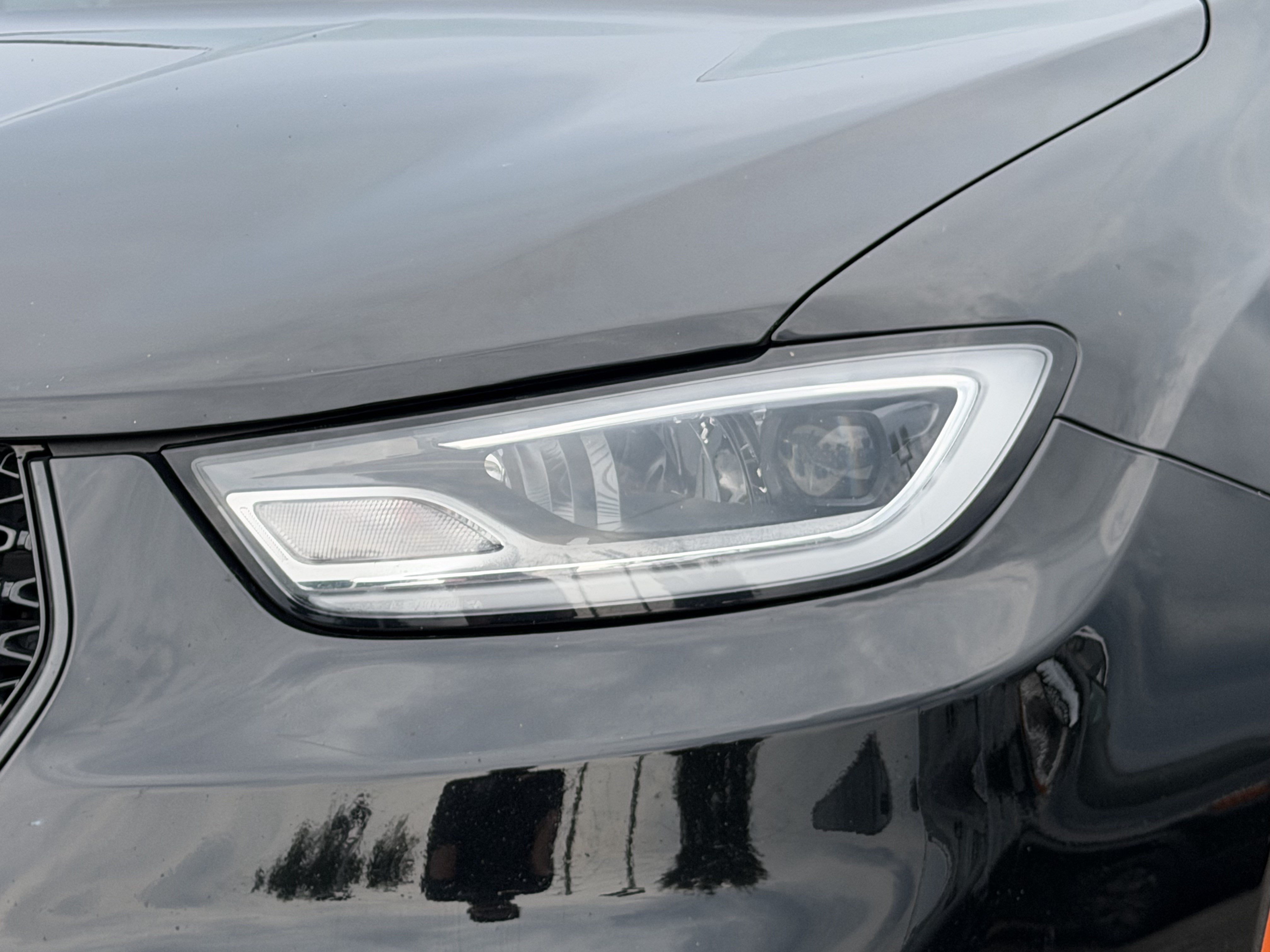 Used 2025 Chrysler Pacifica Limited FWD image 6